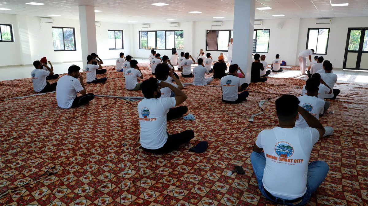 In a spectacular celebration of 8th anniversary of the Smart Cities Mission, JSCL organized magnificent #Yoga session at Channi Park , #Jammu.
8th anniversary of #SmartCitiesMission  | <a href="/SmartCities_HUA/">Smart Cities Mission</a> <a href="/OfficeOfLGJandK/">Office of LG J&K</a>
 <a href="/yaduvanshirahul/">Rahul Yadav</a> @AshishAnandTalk <a href="/RakeshKGupta_/">Rakesh</a>