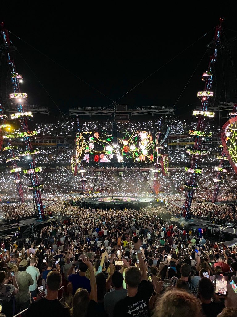 Sing alongs and bright lights with <a href="/edsheeran/">Ed Sheeran HQ</a> .