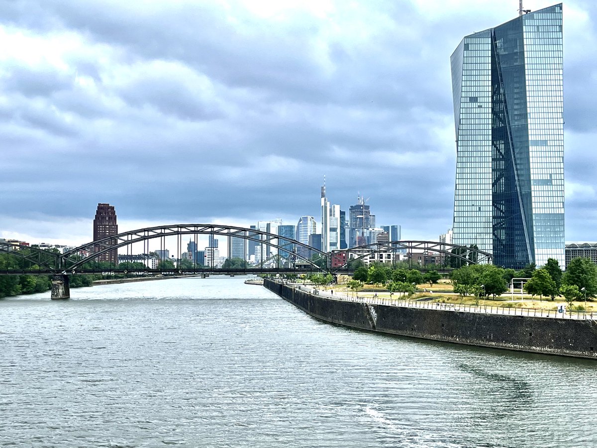 Great Discussions w/ ⁦@cftcmersinger⁩ and ⁦@ChicagoFed⁩ Alessandro Cocco; thoughtful panels and keynote by ⁦⁦@ecb⁩ Fabio Panetta @ Fifth Joint Deutsche ⁦@bundesbank⁩ - European Central Bank - Fed Reserve Bank of Chicago Conference on CCP Risk Management