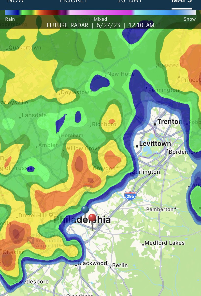 The light is incredible. Other side of the river getting absolutely hammered 

#PhilliyWx #Wx #Weather #WeatherAware