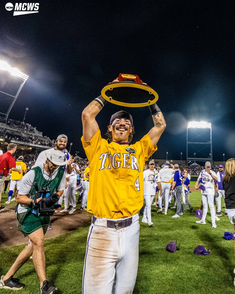 That winning feeling!

#MCWS x <a href="/LSUbaseball/">LSU Baseball</a>