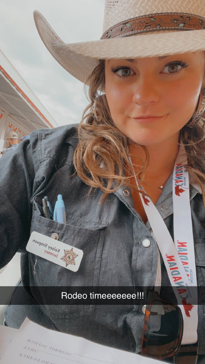 kels_simps's tweet photo. What a great weekend helping put on the @SundreProRodeo ! Proud to be the Secretary for such an amazing committee! Even got to see the rockstar @RockerSteiner make the 8. He walked his flank strap back to the chute boss and fist bumped every kid he walked by. 👌 #cowboy
#rodeo https://t.co/0SySlbnfqw