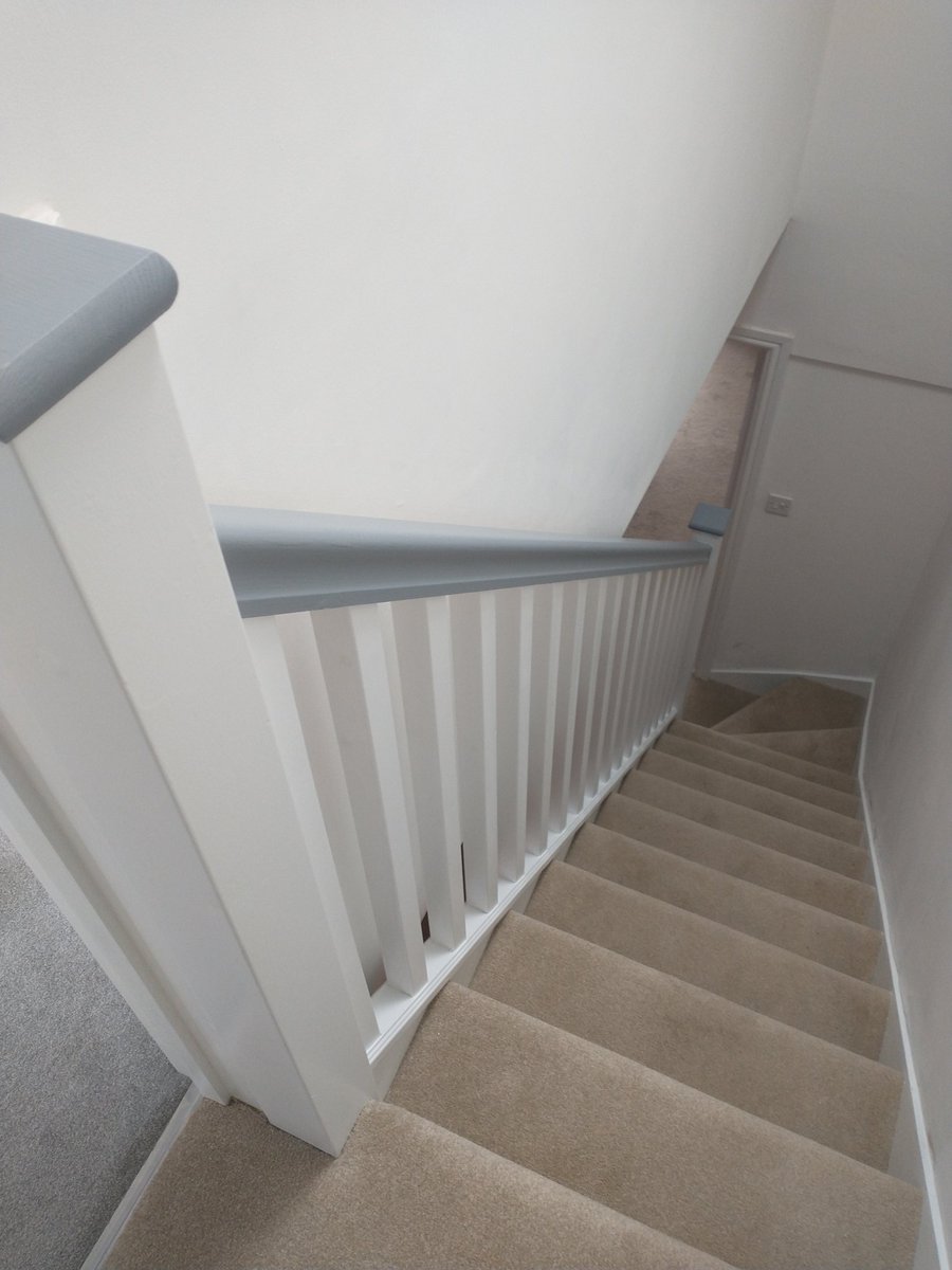 wdrpaint's tweet photo. Bannister sprayed with @BenjaminMooreUK #ScuffX #Superwhite ❤️✅ https://t.co/BuuUAiRG1H