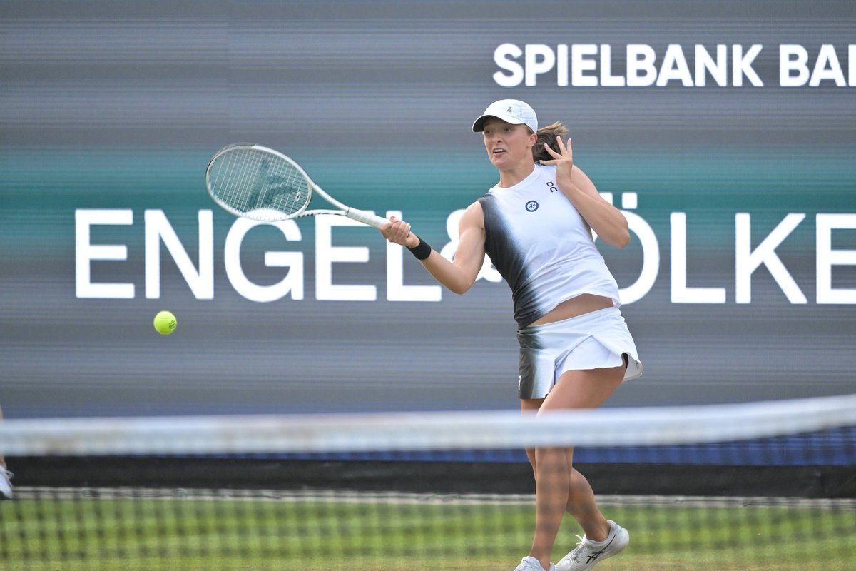 CGTNSportsScene's tweet image. 🌱Top-seeded debutant #IgaSwiatek began her grass-court season with a 5-7, 6-2, 6-0 victory over home veteran Tatjana Maria at the Bad Homburg Open in Germany

👀The World No. 1 of Poland to face Switzerland's Jil Teichmann next

#1GA #TeamSwiatek @IgaSwiatek_News @IgaSwi_France