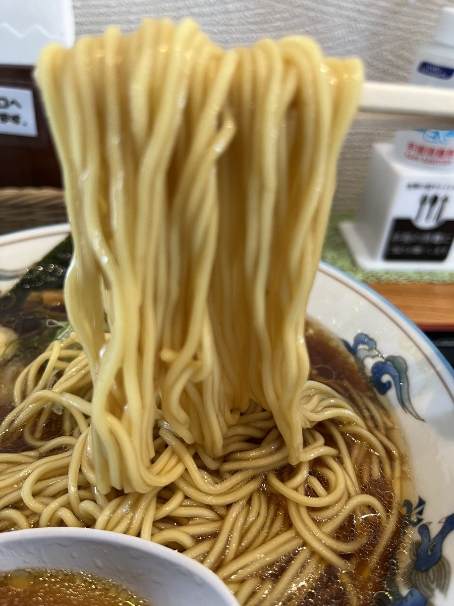 宇都宮市氷室町
らぁ麺 昌さん
昌らぁ麺
シンプルイズベスト🍜
美味しかった～😀
早番の日、朝6時30分頃お店の前通るといつも仕込みされていますね❗️
美味しいラーメンありがとうございます。
ご馳走様でした🙇‍♂️