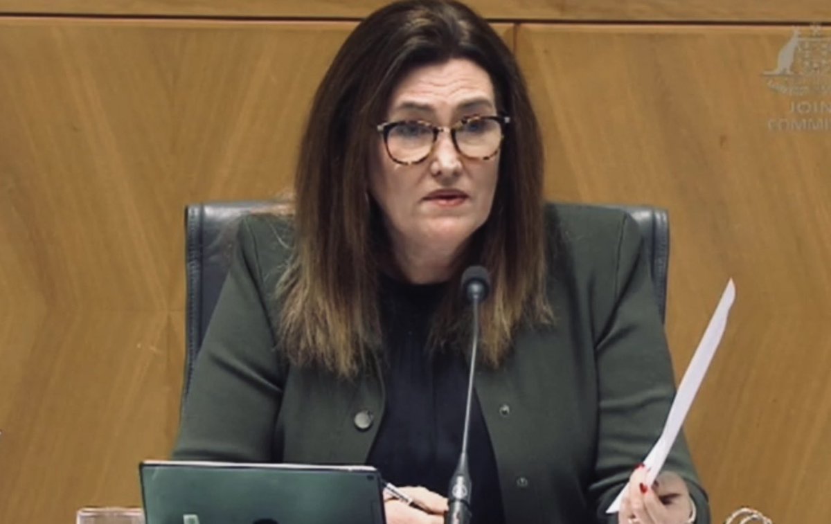 Deborah O’Neill tears ASIC Reps a new one in #SenateEstimates over their stalling of investigations into #PwC &amp; Partner Peter Collins
“8 years it’s taken for this to come to light, that’s not satisfactory! And is completely at odds with what community expectations are!”
🔥🔥🔥