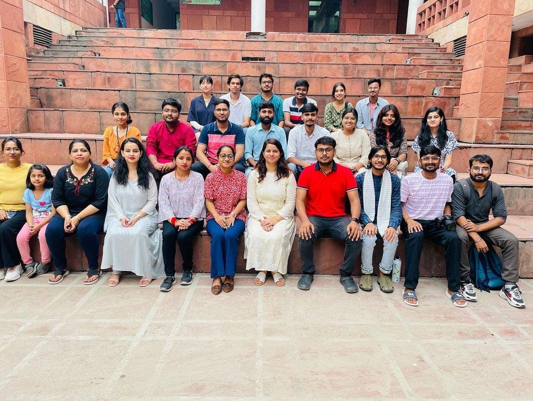 IIMC_India's tweet image. Students of Digital Media, New Delhi visited @ciet_ncert and witnessed the use of AR and VR in education. They also visited video and audio studios.

#immersiveeducation #ncert #futureoflearning @ncert @ProfSanjay_IIMC @AnubhutiYadava