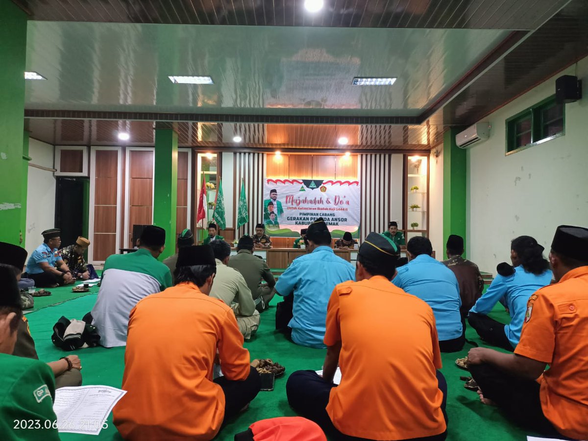 pcgpansordemak's tweet photo. PC GP Ansor Demak gelar Mujahadah dan Doa untuk kelancaran Ibadah Haji 1444H.
Senin,26/6/23.
Turut hadir Kepala @Kemenag_RI Demak Bapak. H. Afif Mundzir.
Semoga seluruh jama'ah haji diberikan kelancaran dan keselamatan dalam menjalankan ibadah haji dan mabrur.
#ansordemak https://t.co/NM1XHe6eIF