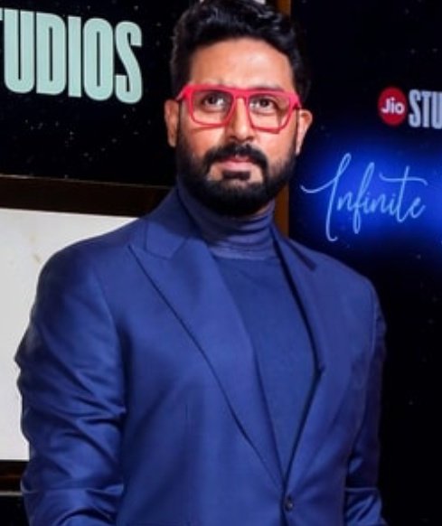 #AbhishekBachchan reacts to filmmaker #ApoorvaLakhia calling him the '#Batman of Bollywood': 'I am very embarrassed. Apu (Apoorva) is family to me. So, I think his emotions towards me may have made him say that'

@juniorbachchan #Bollywood