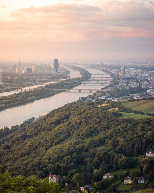 Goals for this week: enjoying summer in #Vienna! ☀️