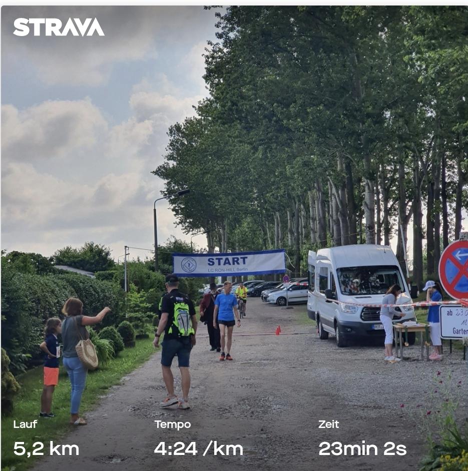 Am Wochende den Hohenschönhausener Gartenlauf mit ner PB von 21:50min auf 5km absolviert  Geht auch noch im Alter. #running #berlin #weekend #pb