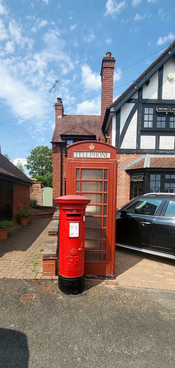 Kenilworth, Warwickshire #TelephoneboxTuesday and an early #PostboxSaturday