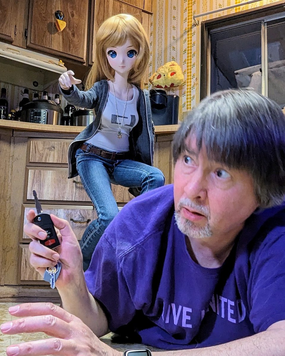 rc2agog's tweet photo. "Hey Gliss, wanna do a pizza run wit-.." WHUMP! "Uh, sure, you can drive.." ๐
.
#Gliss #SmartDoll #BJD #SmDplus #mannequin #actionfigure #Glissando #CarKey #KeyFob #PizzaRun #PNW #balljointeddolls #MiraiRobotics #sliceoflife #dollphotography #MiraiPNW #cabinfever https://t.co/NJKTHK2W0l