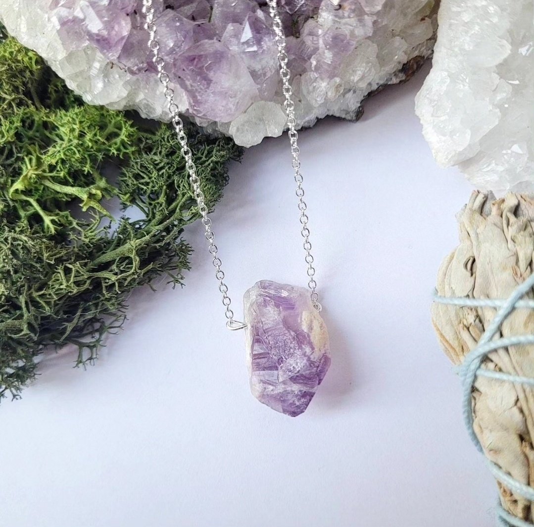 Amethyst is a meditative and calming stone which works in the emotional, spiritual and physical planes to promote calm, balance, and peace.

etsy.com/uk/shop/crysta…
#MHHSBD #EarlyBiz #britcrafthour #collabhour #SocialCafe