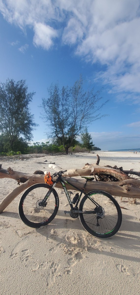 mercymureithi's tweet photo. These are a few of our favorite ❤ things... #cyclebae https://t.co/fSrsEbgEuy
