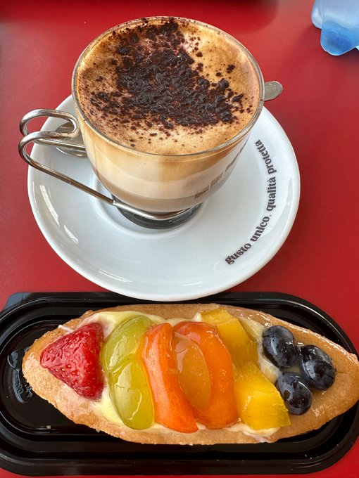 Breakfast ^^ https://t.co/nuvn6ZN0OV