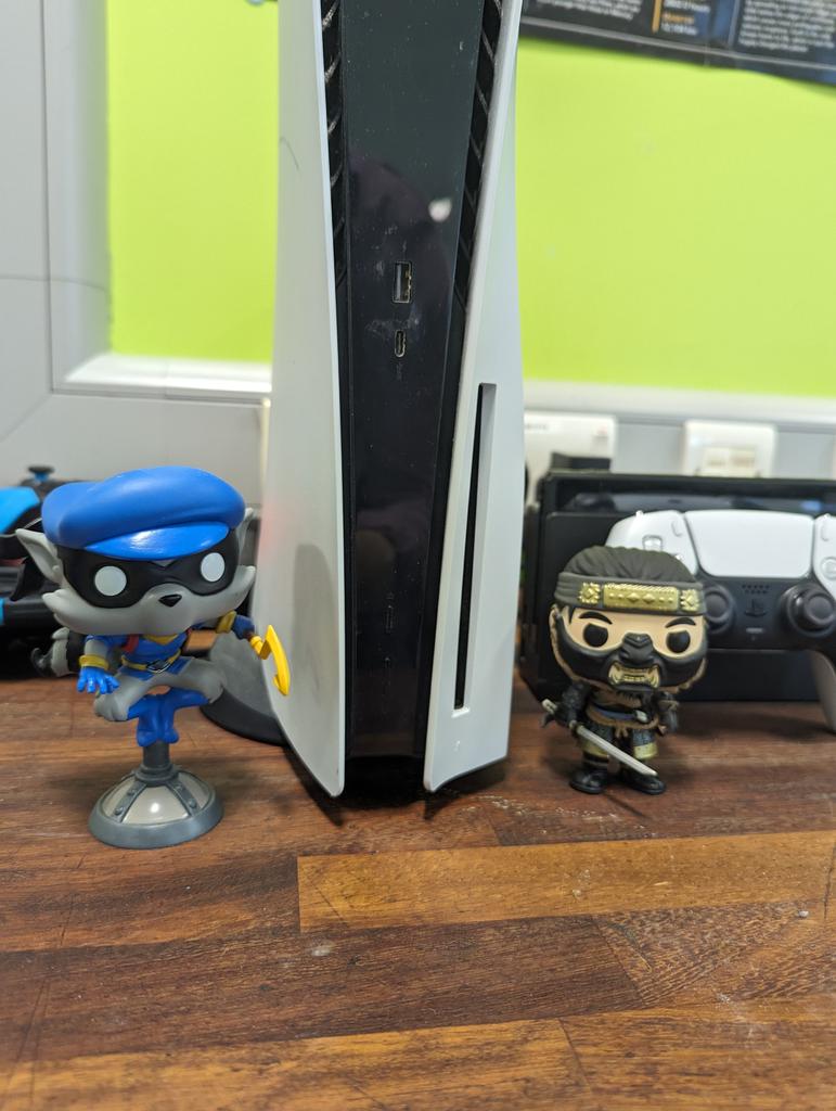 book_scifi's tweet photo. Two of PlayStation's best by @SuckerPunchProd #PS5 https://t.co/hnoGcNbZRV