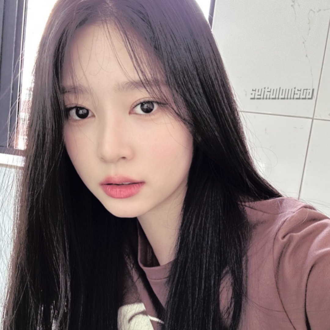 ㅤ

                   Making  Memories  with  Chin .ᐟ    
                   ❛    Got  myself a  bangs.  Good 
                   evening my precious bffs  🧡🌷

ㅤ