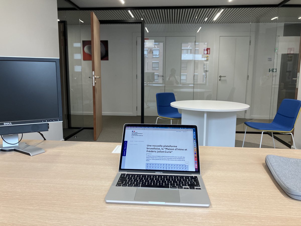 BerniHasenknopf's tweet photo. De retour à Bruxelles à la #MIFJC 😀 J’ai encore oublié mon adaptateur pour l’écran externe 😢 Au programme des trois prochains jours des réunions de @4EUplusAlliance avec DGEAC @EUErasmusPlus DGRTD @EUScienceInnov, @LERUnews et @guildeu https://t.co/DTMRltWYJY