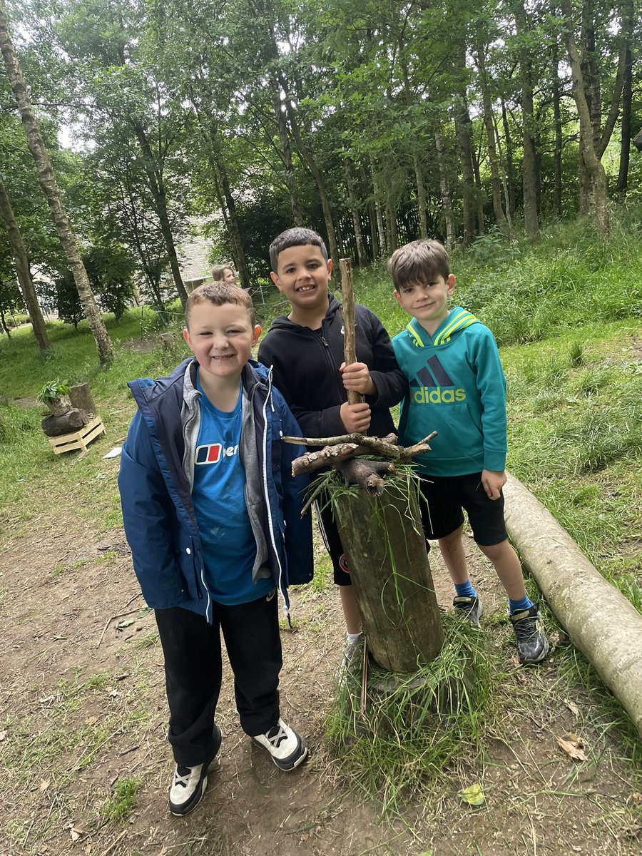 MBResidentials's tweet photo. “What does Summer mean to you? “ #naturalcraft #Summer #icelolly #greentree #teamwork https://t.co/OyH8luJaYn