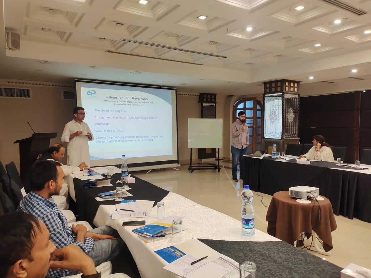 ShahidGhouri's tweet photo. YDF, in collaboration with CPDI and SUDHAR, conducted a power-packed two-day Journalists and Bloggers Training on RTI for Investigative Reporting, Countering Fake News

#JournalismMatters #RightToInformation #GenderInclusiveReporting #YDF #CPDI #UmarCheema https://t.co/pKC37bgsR2