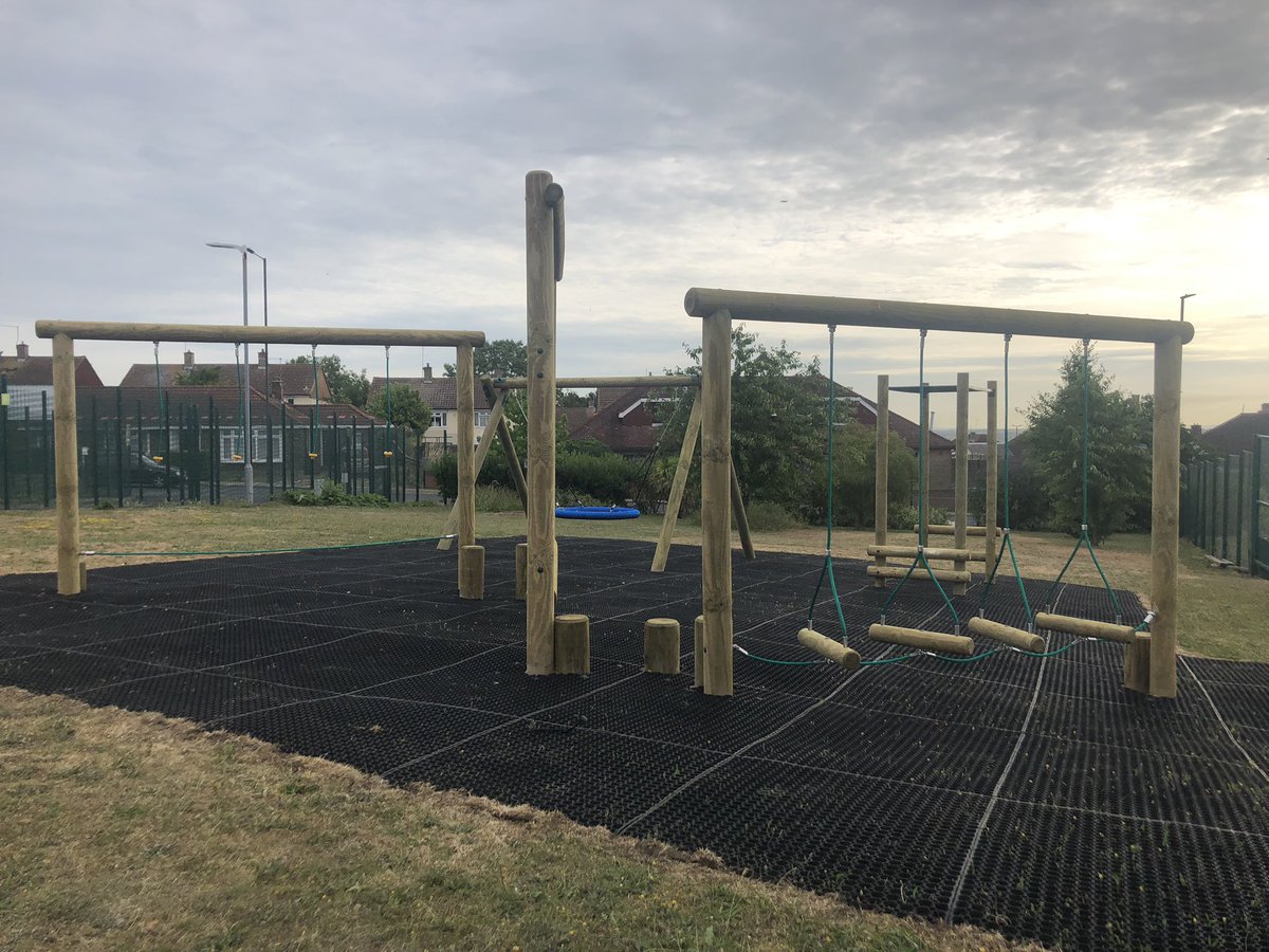 @LSEATWoodside we have used our Capital Funding to create a great outdoor space for the older students. Mr Bramble has tested it out and thinks it’s great!🐶#outdoorspace #woodsideacademy #family #exercise #growing