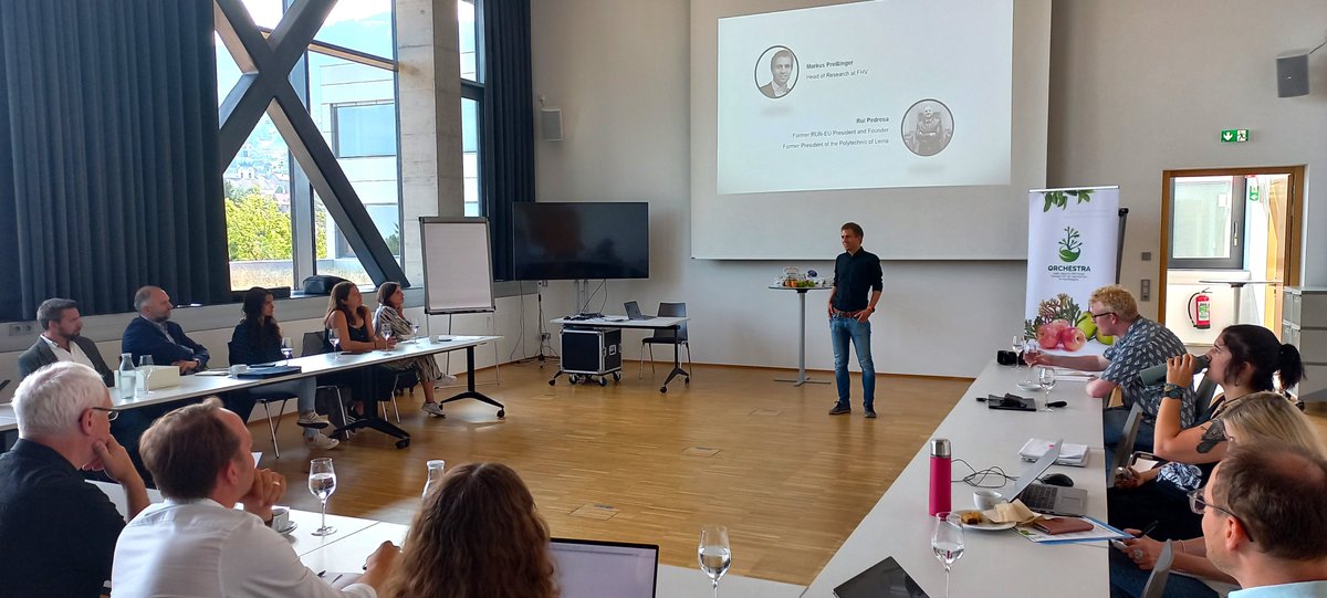 Lemos_lab's tweet photo. ✈️@ORCHESTRA_proj in Austria 🇦🇹, for 2nd International Industry Day discussing the future of sustainable orchards

🍎&amp;🍐problems are global &amp; so are our solutions 💥

@ESTM_IPL @FhVorarlberg @TUS_ie @IPCA @FEEICOMPETE2020 @fct_pt @run_euniversity
@MARE_centre #Campotec @Lemos_lab https://t.co/8265eWe8Bm