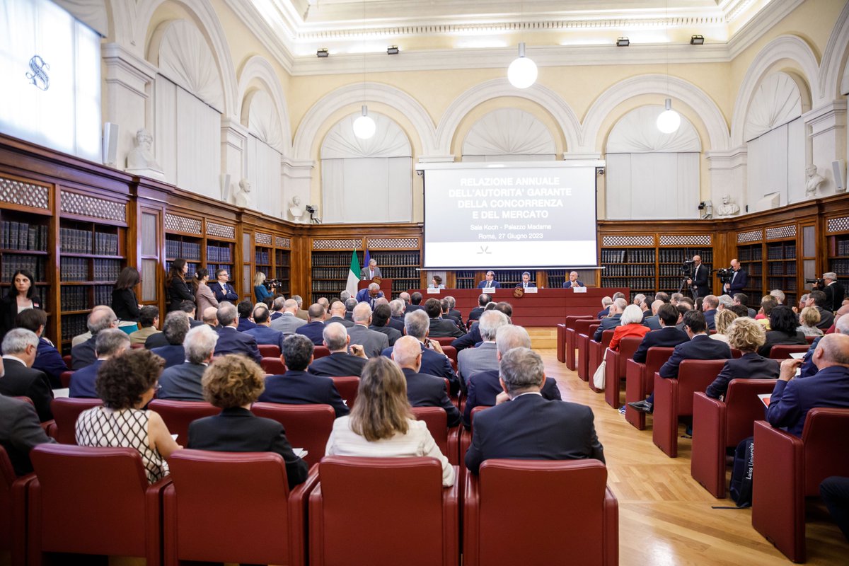 SenatoStampa's tweet photo. #Antitrust. Si è svolta in #SalaKoch, introdotta dal saluto del Vice Presidente @gasparripdl in rappresentanza del #Senato, la presentazione della Relazione Annuale #AGCM sull’attività 2022, illustrata dal Presidente @antitrust_it #Rustichelli📸Gallery → https://t.co/Esjzq76t93 https://t.co/fNB8aHqFR0