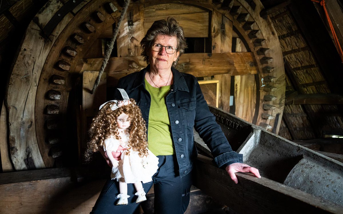 Morgen in Boekhandel van der Velde Assen: Een Meet &amp; Greet met Alie Seubers. Ter gelegenheid van haar nieuwe boek 'Storm op komst'. Het boek is ontstaan tijdens het volgen van de molenaarsopleiding. Inmiddels is Alie molenaar op De Wachter in Zuidlaren.