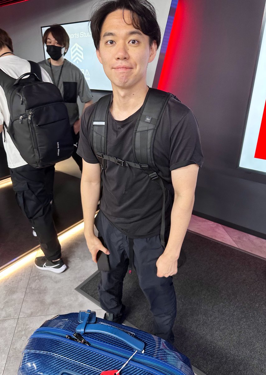 RYUSEI_CARL's tweet image. 今日もFAV対戦会でガッツリ練習！！！

板橋さんにグルグルされて何とも言えない表情のネモさん置いておきます
#Sofmap
#esAKIBA