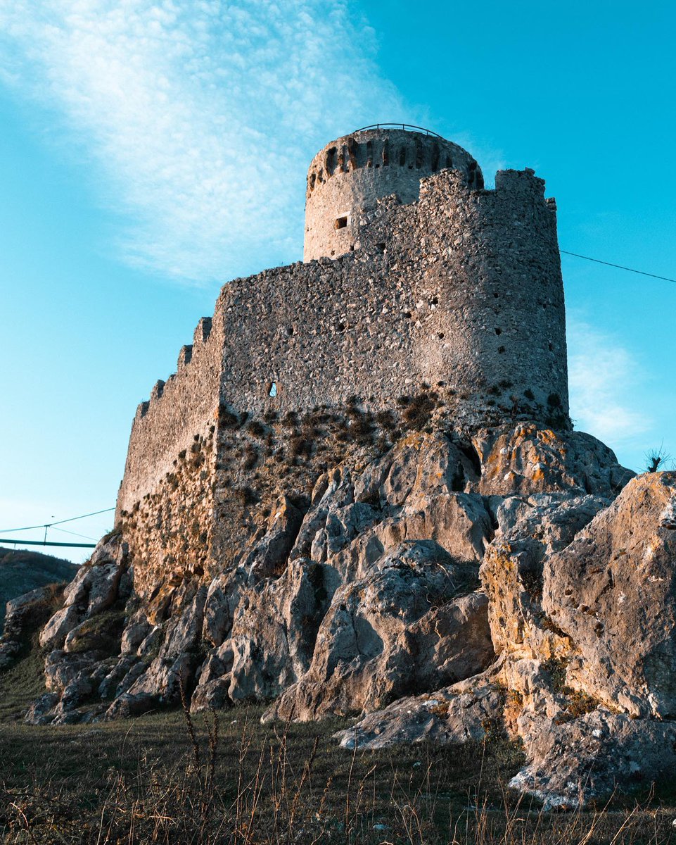 In the Angevin Records of 320 A.D. a place called "Rocca Piperocii" is mentioned, which identifies the nucleus. Because of its geographic location on the border with Lazio and Campania, the fortress together with the tower represented the pivot of defense and control of the
