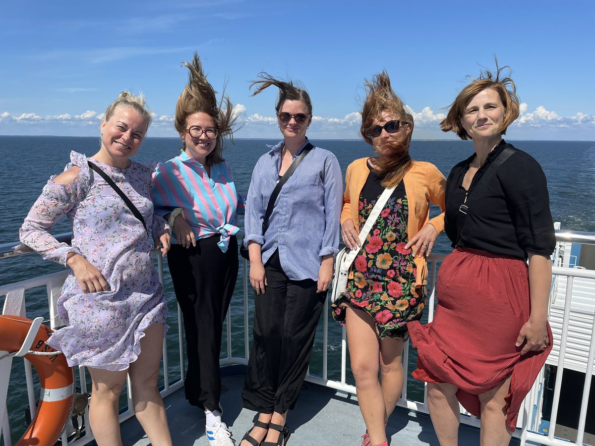 TinaFinns's tweet photo. Bild från Gotlandsfärjan med ett gäng härliga kollegor från @vision_fack på väg till #almedalen 🚢 Tips på urval av evenemang du som är på plats absolut inte får missa💡👇🏽 https://t.co/26AynVI5dG