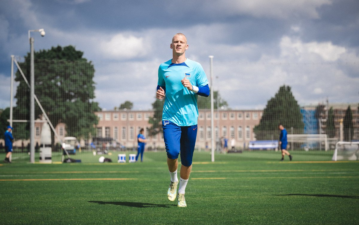 ¡Nueva temporada, nuevo kit de entrenamiento! 👕🤩

🛒herthab.sc/trainingkit2324

#HaHoHe