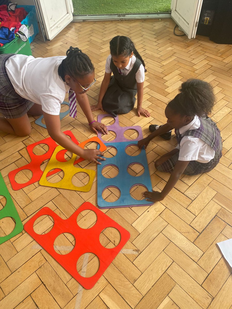 HPA_Philip_Lane's tweet image. Our maths workshops are going down a treat with our young mathematicians. @HarrisFed #mathsweekLDN
