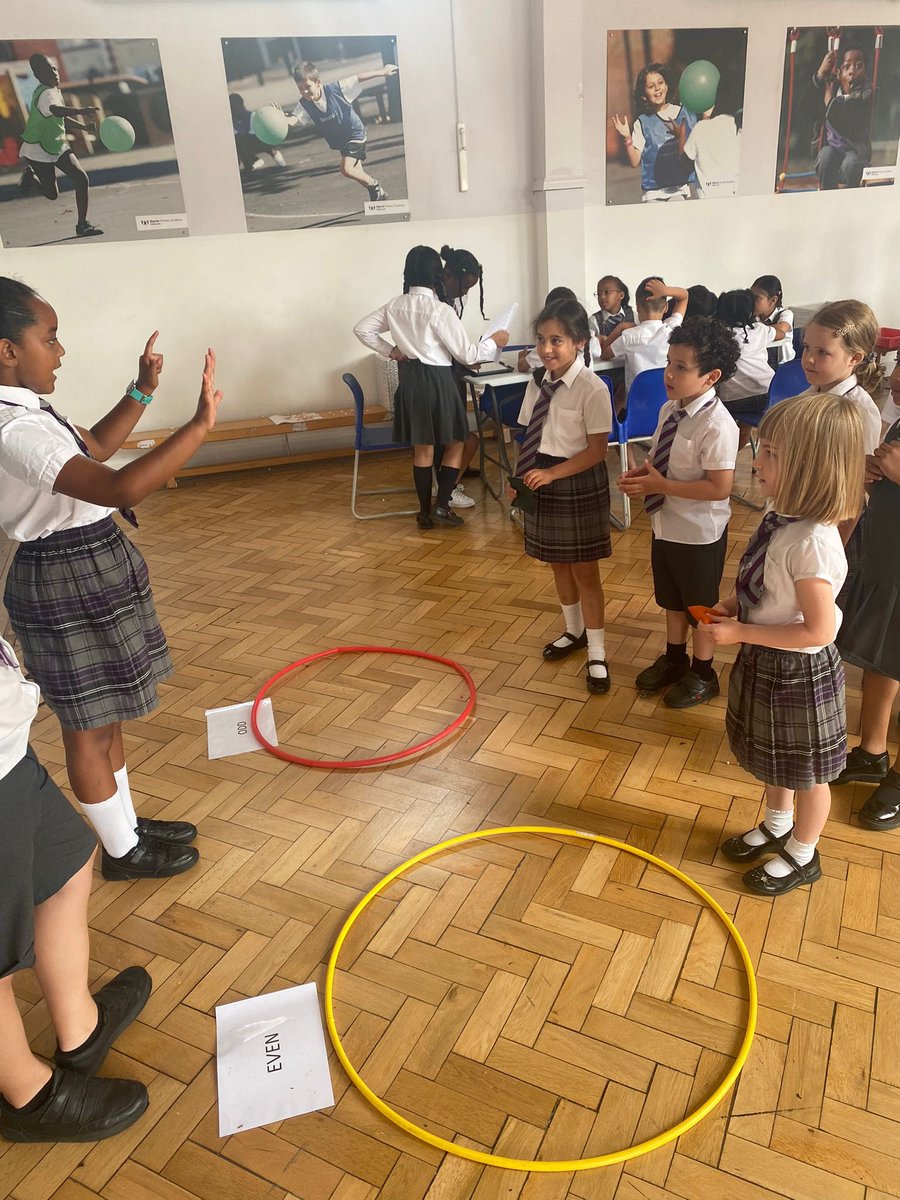 HPA_Philip_Lane's tweet image. Our maths workshops are going down a treat with our young mathematicians. @HarrisFed #mathsweekLDN