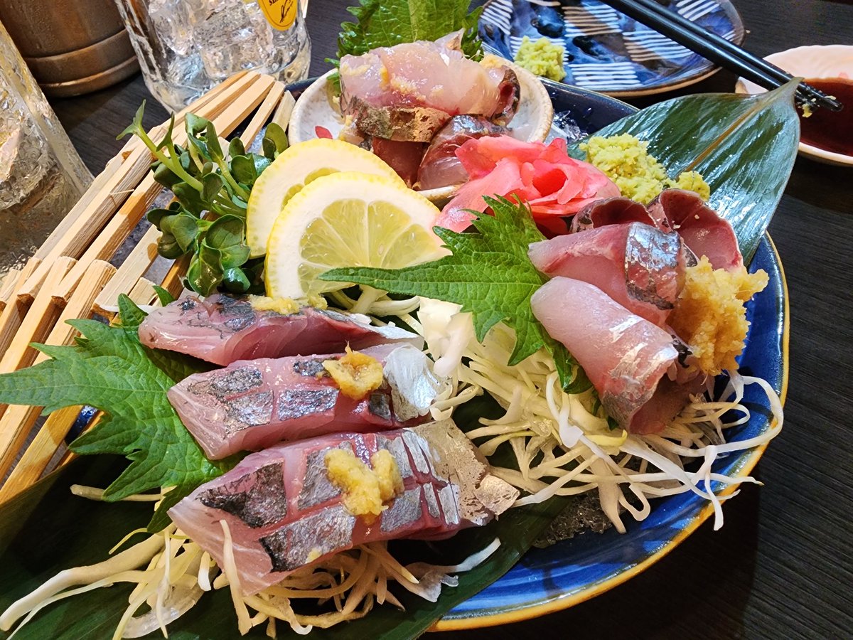 시메사바 먹으러 왔는데 없어서 전갱이로 선회... 그치만 맛있어