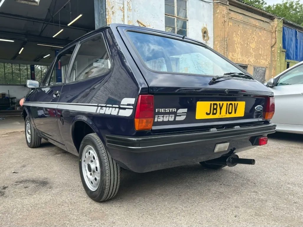 StolenOSFs's tweet image. Blue mk1 #Ford #Fiesta #JBY10V #STOLEN #Pontefract North Premier Inn c3am 27/06/23 #stolenosfs car was to feature on @wheelerdealers TV show as star attraction at a show today. @mikebrewer @MrsMBrewer @MrNeilThomas @WestYorksPolice @syptweet @NYorksPolice @LeedsNews @BBCYorkshire