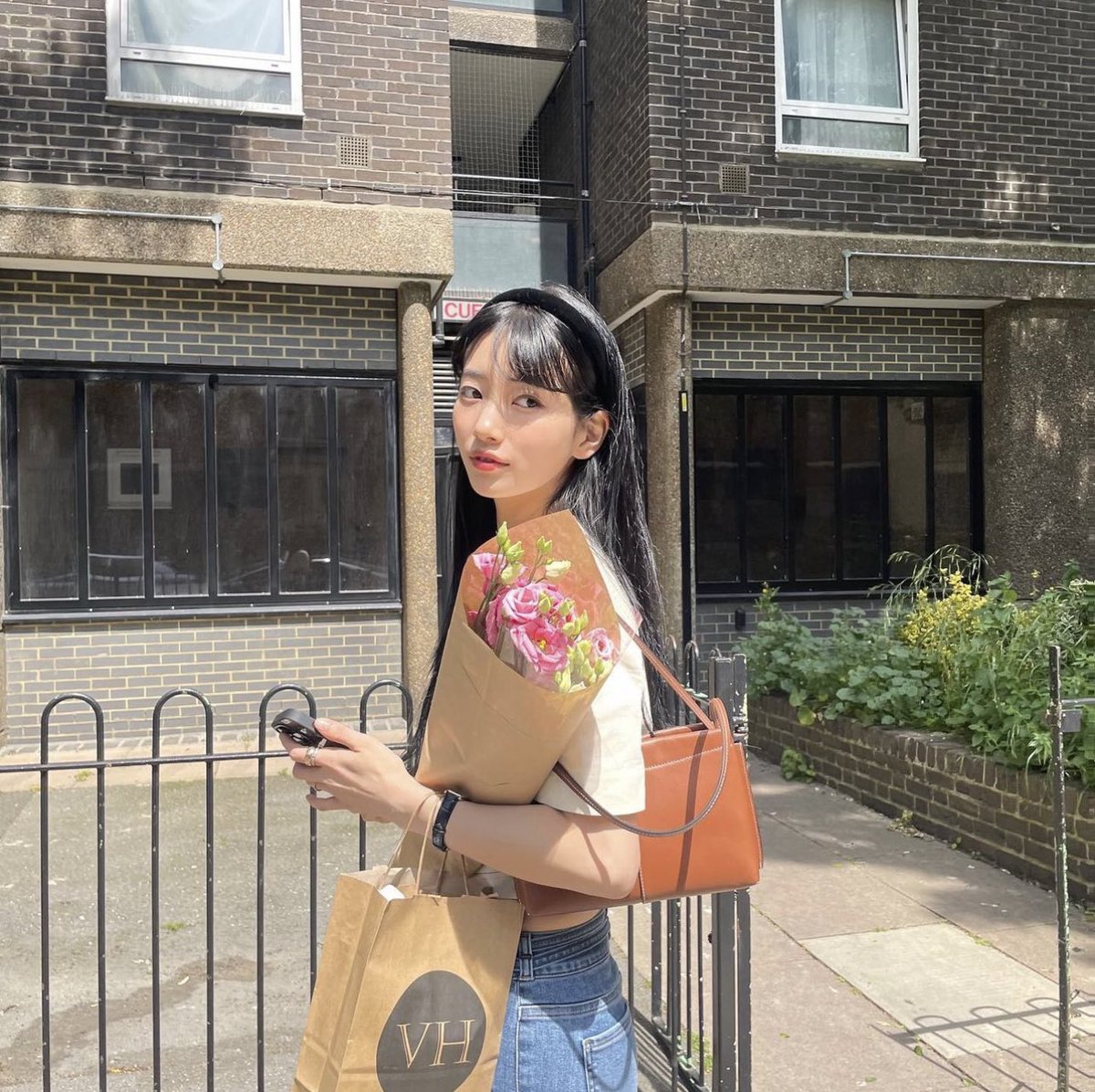 suzycontents's tweet image. 230627 Suzy’s instagram update (1)

“In London 1”

#SUZY #BAESUZY #수지