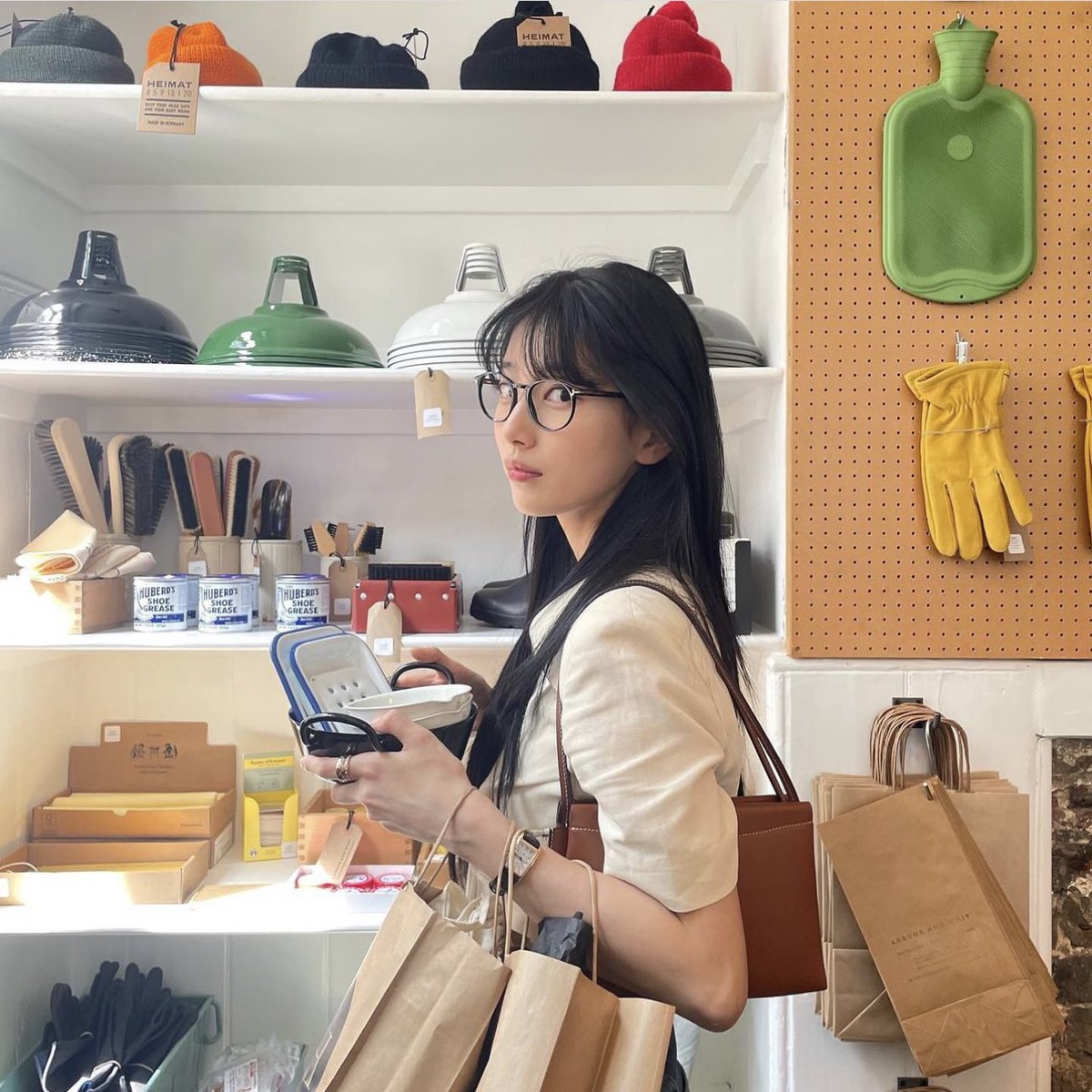 suzycontents's tweet image. 230627 Suzy’s instagram update (1)

“In London 1”

#SUZY #BAESUZY #수지