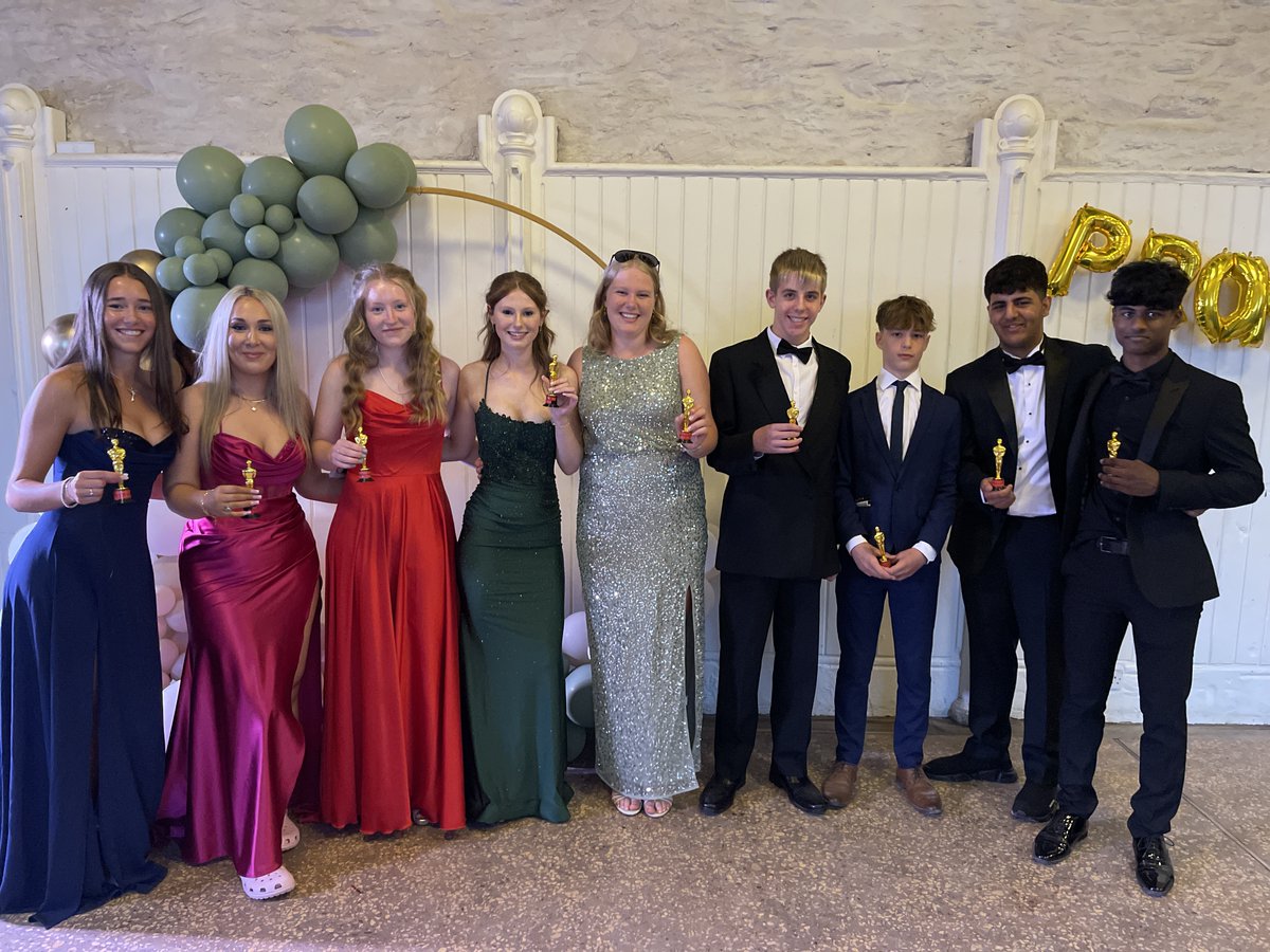 Last night our Year 11 students enjoyed their prom at Hestercombe Gardens 🎉For all the photos, see the link to the Flickr album - ow.ly/tgos50OXZfX #year11prom #hestercombegardens