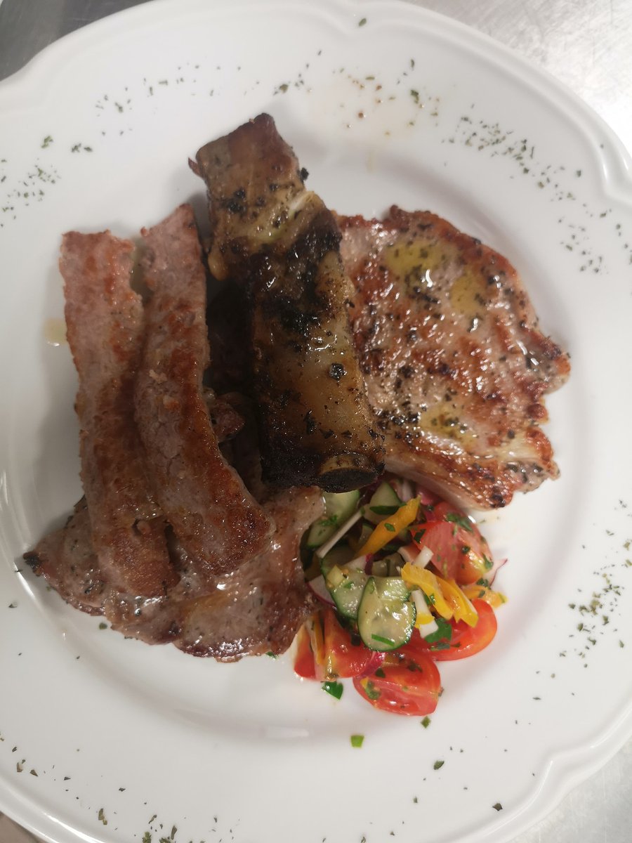 Oggi carne 😊 dal CANTINERO DARIO 😊buon pranzo a tutti 😋🙋‍♂️#Pordenone