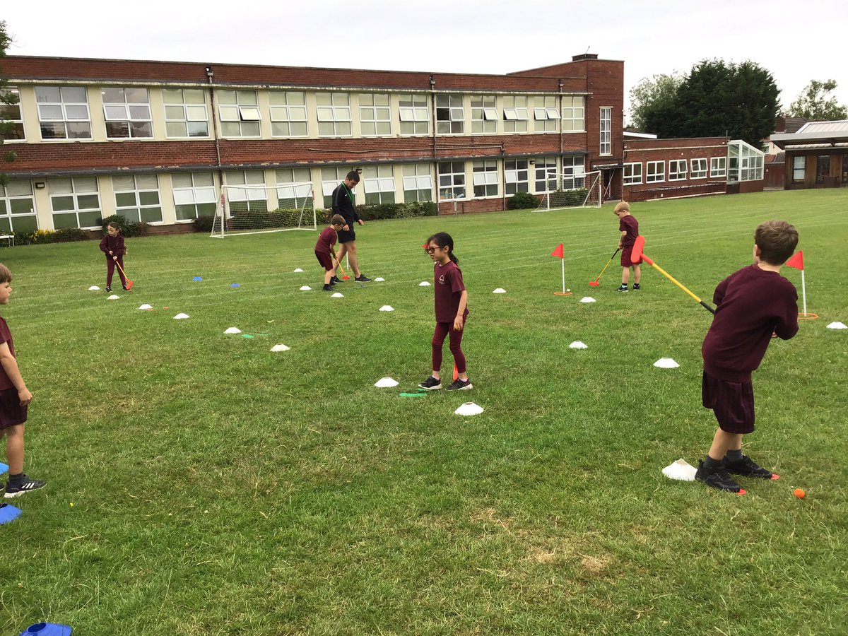 More Health Week fun! Today it’s tri golf. 🏌️‍♀️#RudstonPE
