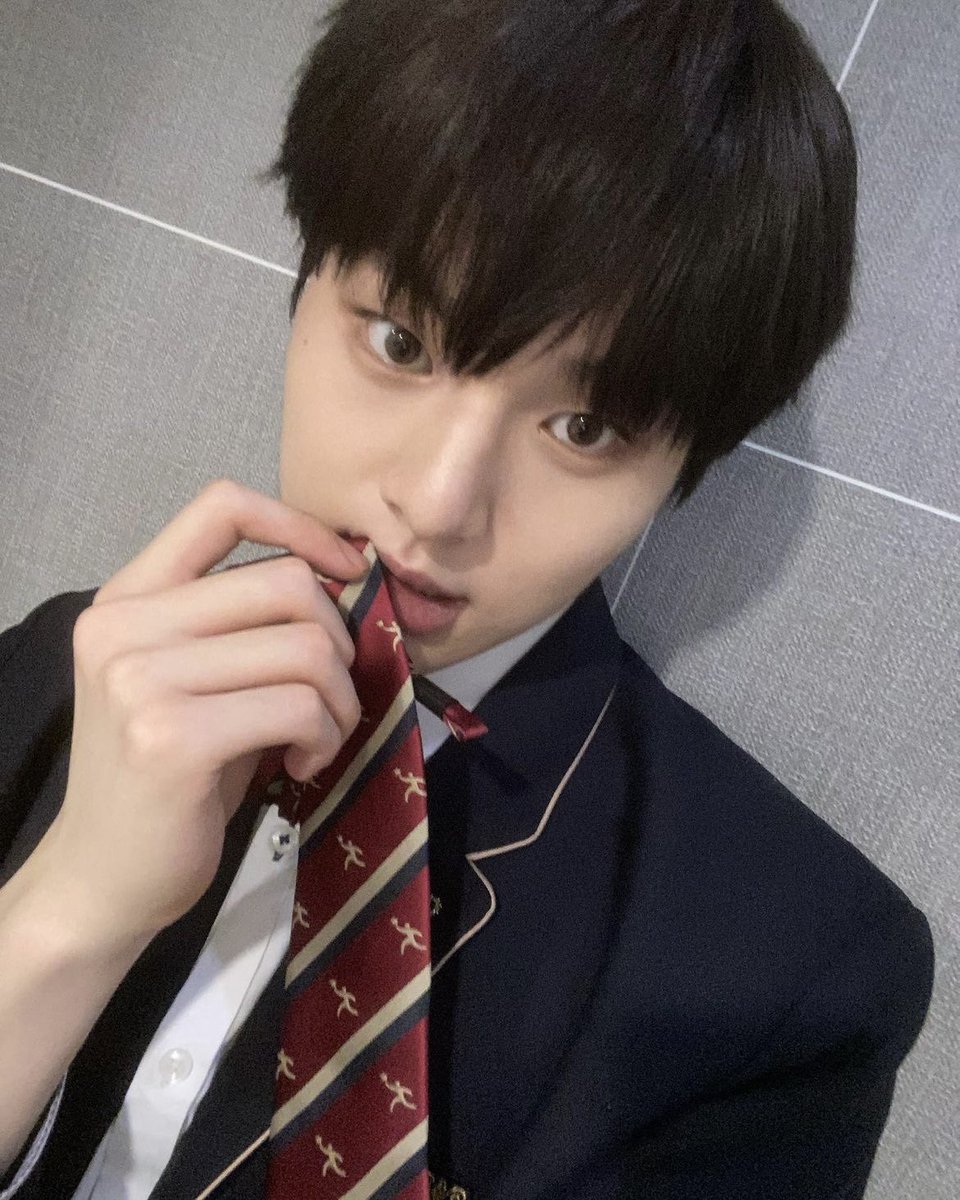 1207_1110's tweet photo. 낮에는찐따 밤에는섹시다이너마이트 https://t.co/rcu9vvFpp5