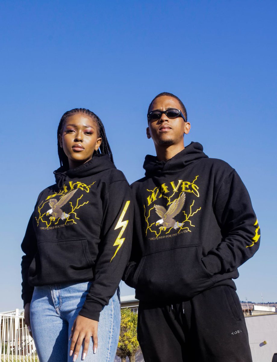 Shipa_Online's tweet photo. We added more winter essentials from new brand @w.a.v.e.s___ . Waves Phoenix Hoodies are super cool graphic hoodies to warm you up keep and keep you fresh in harsh Mountain Kingdom Seasons.Available in Black and Red colors at Shipa 155 Metcash Complex.
#Tsencha #tsawinter #waves https://t.co/sChG5IFPrO
