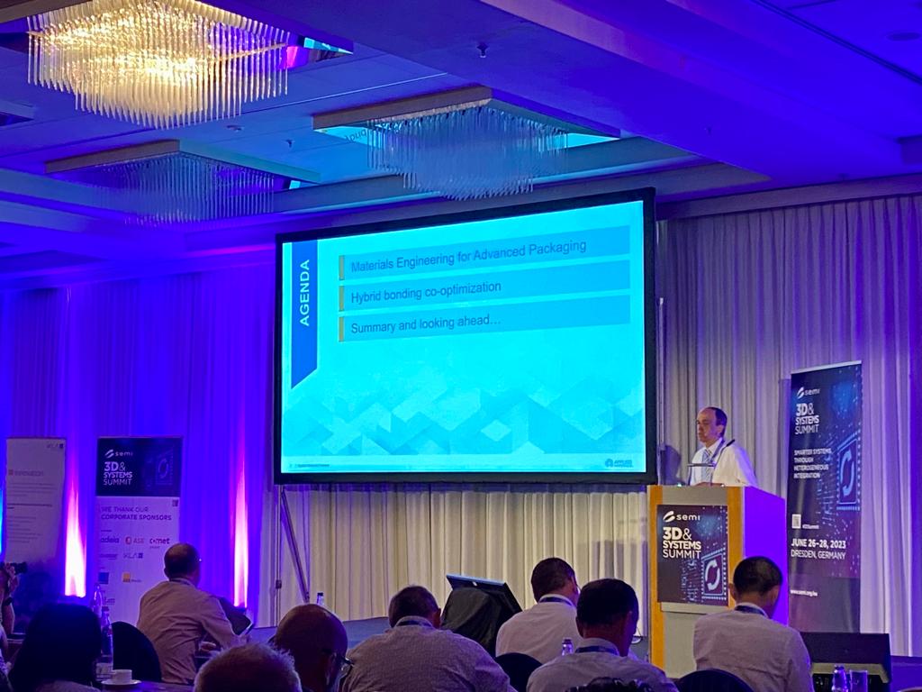 simonesemieu's tweet photo. @Applied4Tech Materials Product Management, Advanced Packaging, Giorgio Cellere highlighted why materials and material surfaces need to be carefully co-engineered and co-optimized.
#3DSummit #Dresden #Europe #semiconductors https://t.co/es9OvLwvdQ