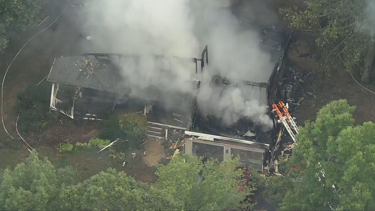 7news-dc-on-twitter-happening-now-skytrak7-is-flying-over-the-scene