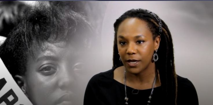 Bree Newsome spoke on @PBS about the impact of learning the people's history & youth activism of Civil Rights Movement -- including from 'Eyes on the Prize.'  #TeachTruth 

See Newsome's 3-min. interview and more about 14-hr. documentary series here: zinnedproject.org/materials/eyes…