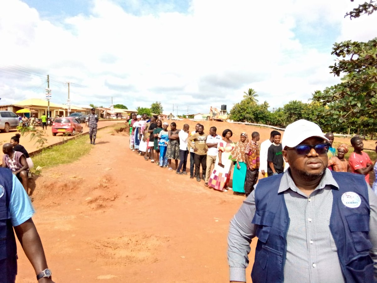 CDDGha's tweet photo. 13 Stationed @CodeoElections Observers are presently in thirteen polling stations in 12 electoral areas.
They are conducting a comprehensive observation of the voting process in the Assin North Constituency.
#AssinNorthByElections
#ElectionObservation
#CODEOElections https://t.co/tjz63u7sZP
