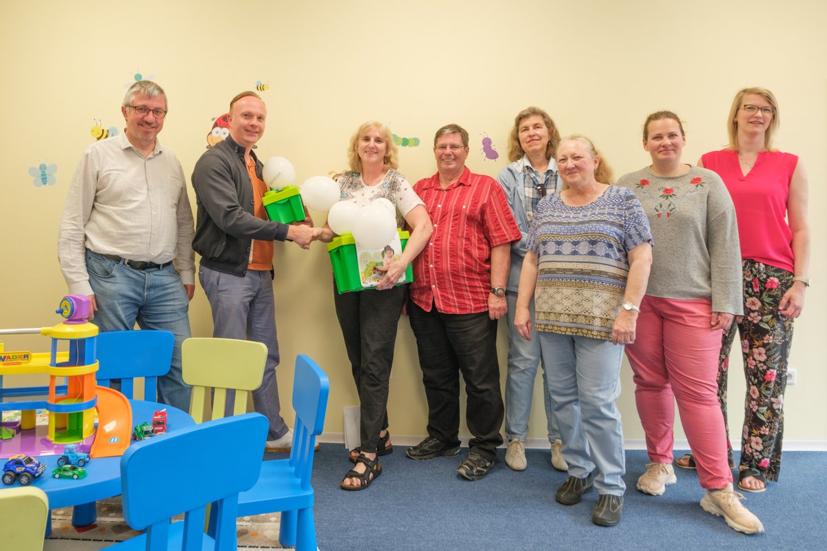 Vonovia_VorOrt's tweet photo. Familienzentrum in #Hadern-Blumenau: Lange Zeit hat sich das Zentrum um eine Vergrößerung seiner Flächen bemüht – nun hat es endlich funktioniert! Mit einem Tag der offenen Tür wurden nun die neuen Räumlichkeiten vorgestellt. Wir haben den Umbau mit einer #Spende unterstützt. https://t.co/HHy0HYxX6n