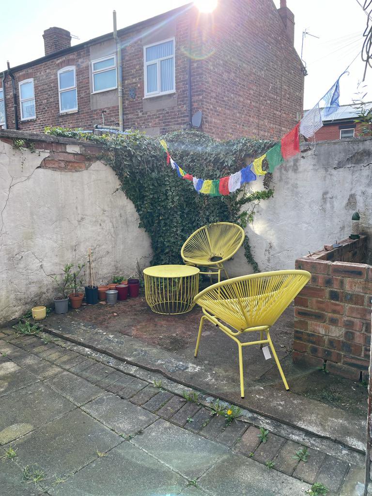 Hannah Al-Othman tweet media